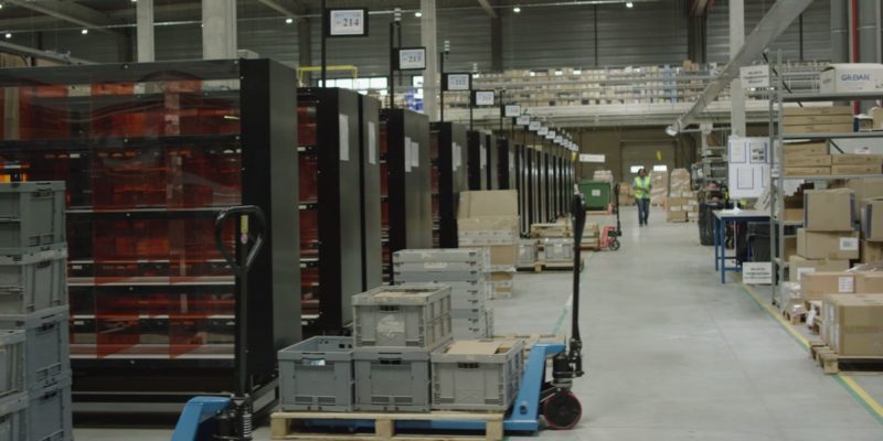 L4 Logistics - e-commerce packing line